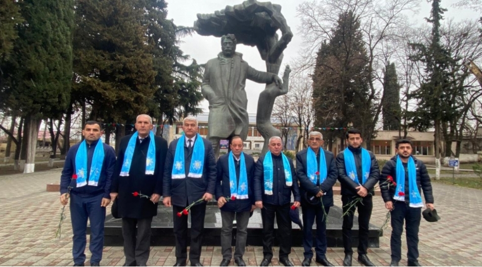 yap-qazax-rayon-teshkilati-terefinden-dahi-shairimizsemed-vurgunun-dogum-gunu-qeyd-olunub-foto