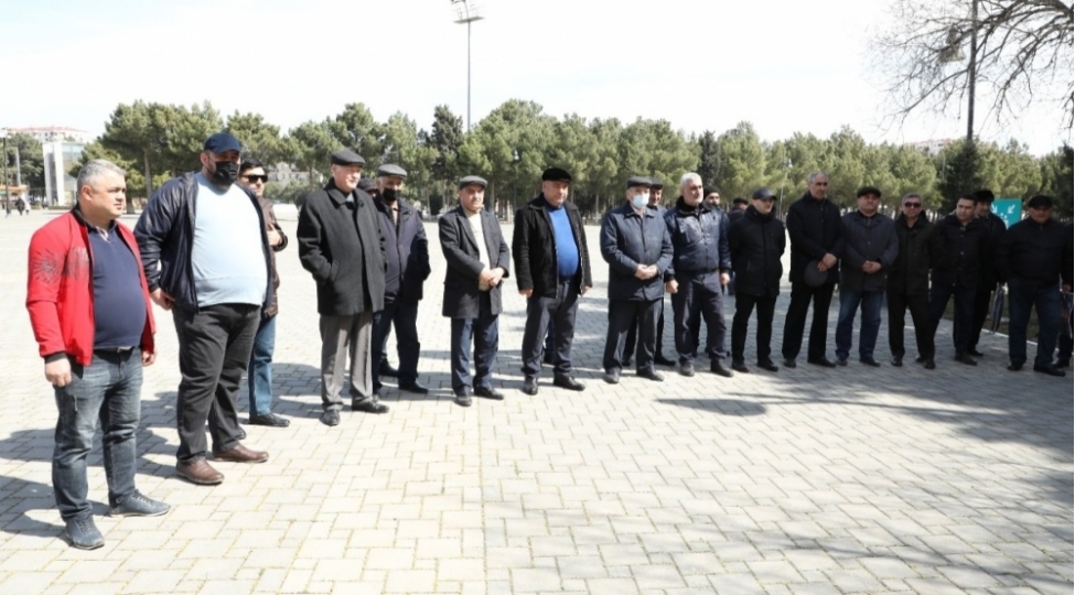 azeriqaz-ib-sahibkarlarla-gorushleri-davam-etdirir-foto