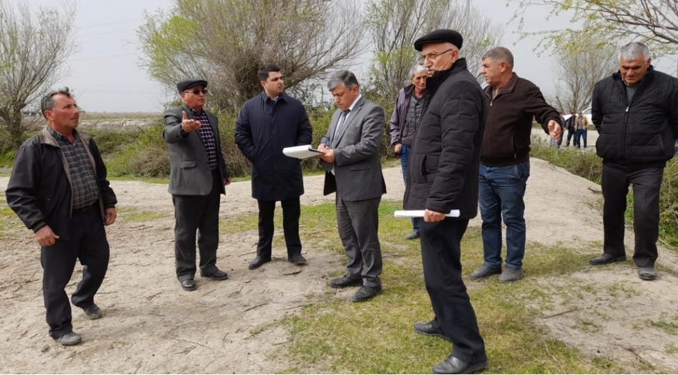 neftchalanin-icra-bashchisi-vetendashlarin-problemlerini-yerinde-hell-edib-foto