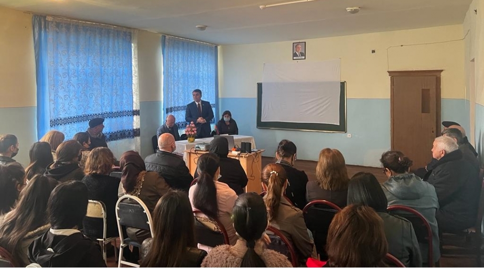 mezahir-efendiyev-agdashda-leki-qesebe-sakinlerini-qebul-edib-foto