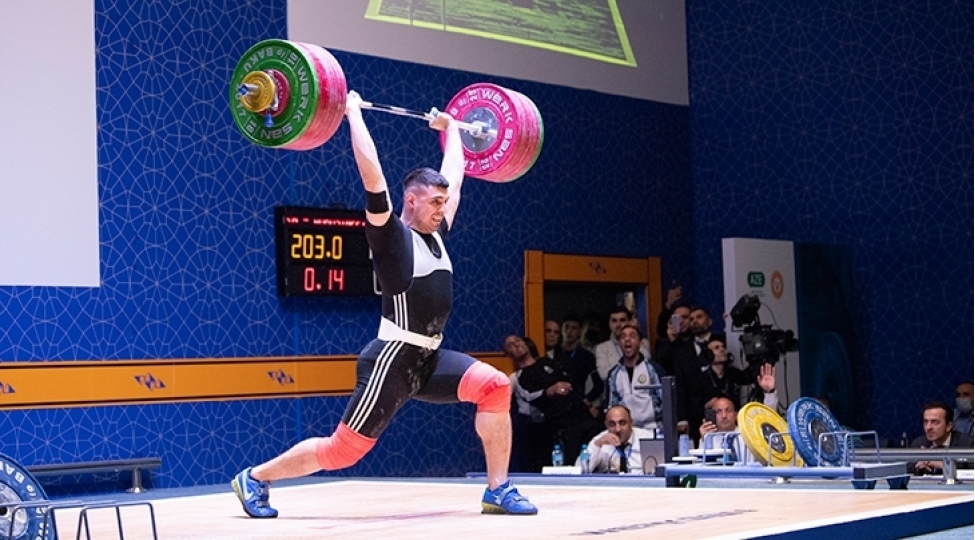 dadash-dadashbeyli-azerbaycan-chempionatinda-3-rekord-qirdi