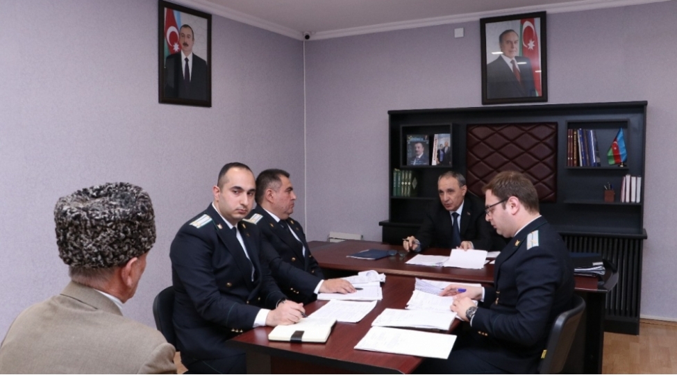 bash-prokuror-agdamda-vetendashlari-qebul-edib-foto