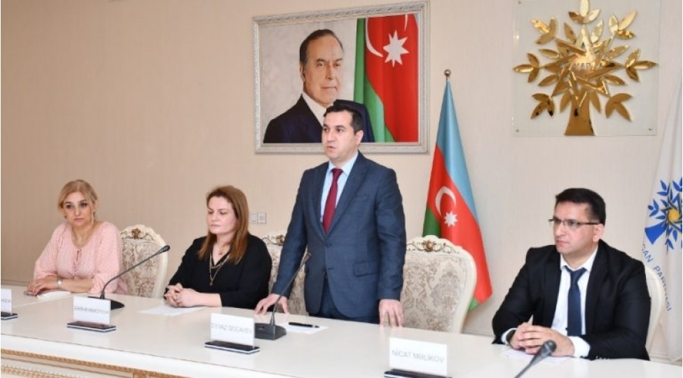 qelebeye-geden-yol-movzusunda-tedbir-kechirilib-foto