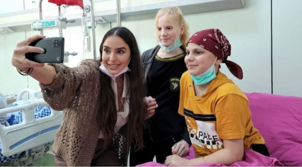 leyla-eliyeva-ushaq-onkologiya-klinikasinda-olub-foto