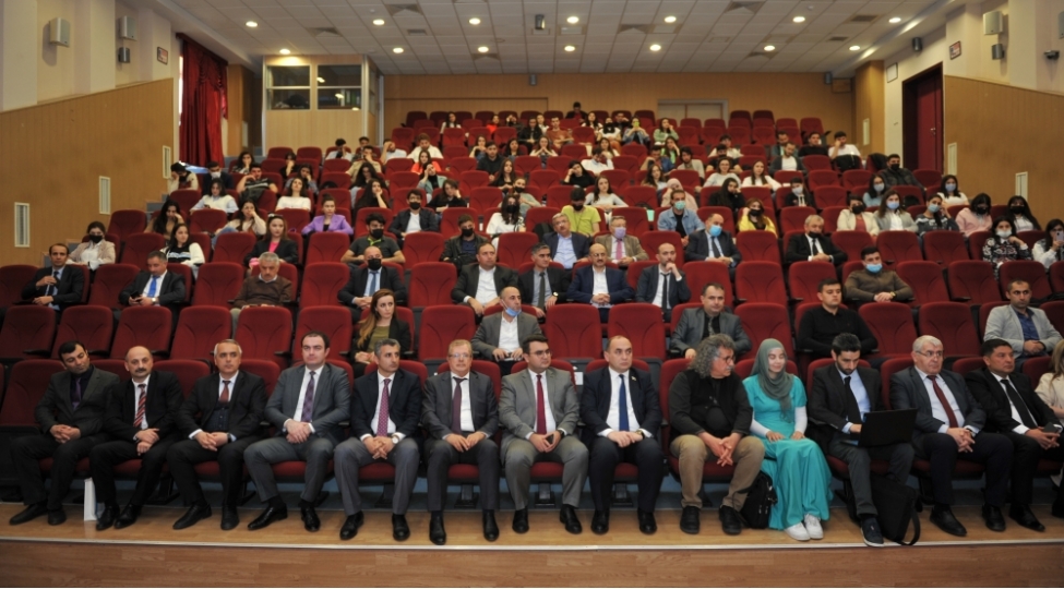 bmu-da-turk-tarixi-ve-medeniyyetleri-muzeyinin-mudiri-cemalettin-ozdemirle-gorush-kechirilib-foto