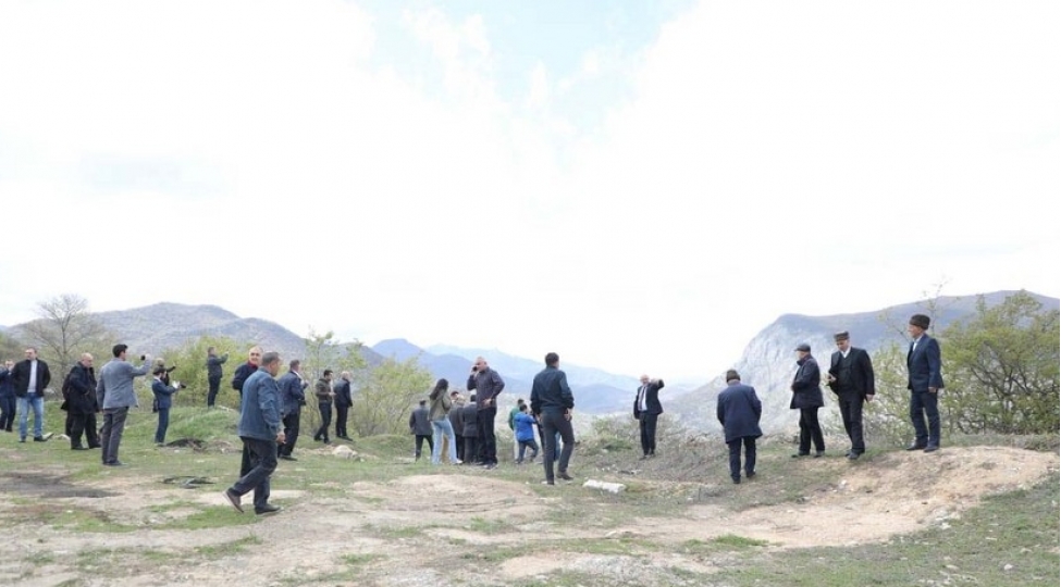 azerbaycanin-xristian-dini-icma-numayendeleri-hadruta-gelibler-foto