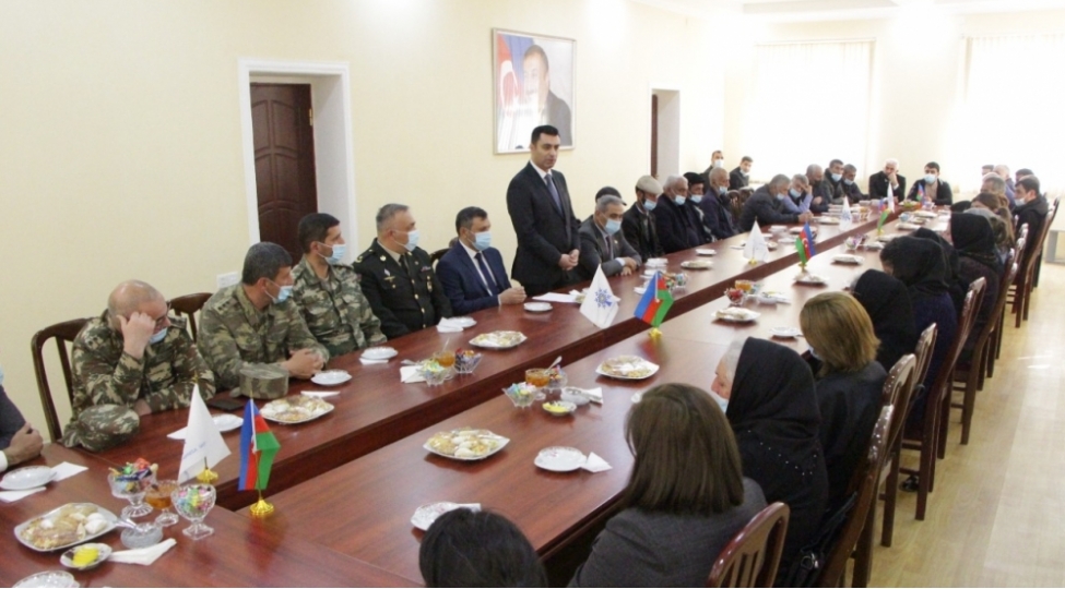yevlaxda-shehid-ailelerine-ve-veten-muharibesi-ishtirakchilarina-medallar-teqdim-olunub-foto