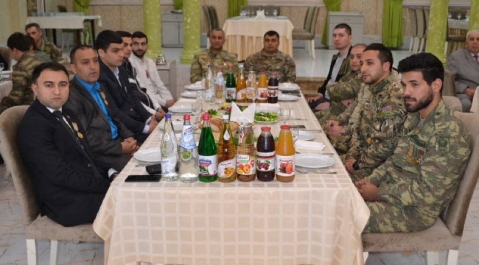 nizami-rayonunda-shehid-aileleri-ve-qaziler-uchun-iftar-sufresi-achilib-foto