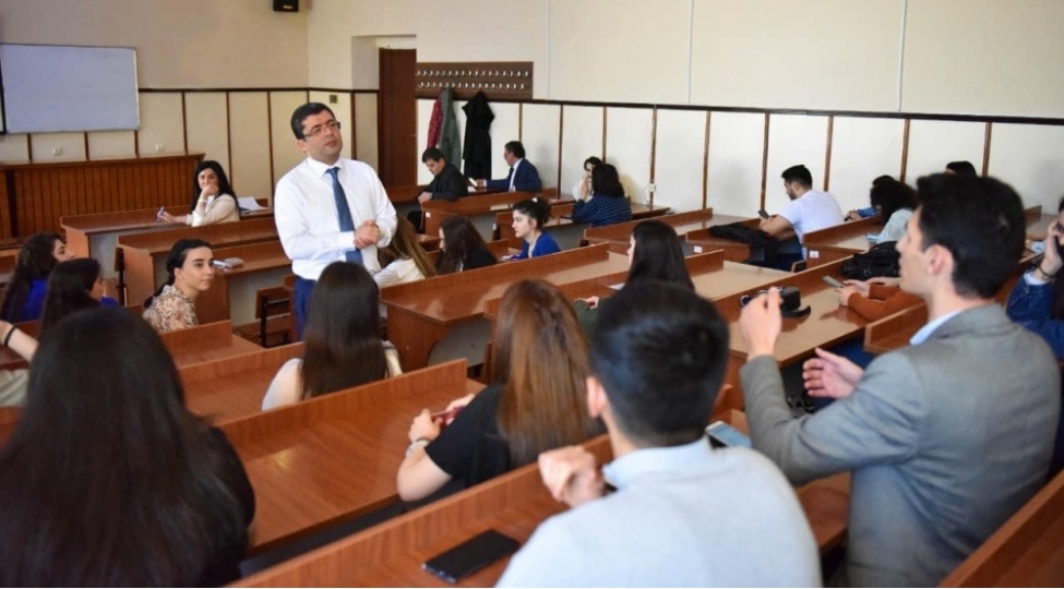 ehmed-ismayilov-bdu-nun-jurnalistika-fakultesinde-ustad-dersi-kechib-foto