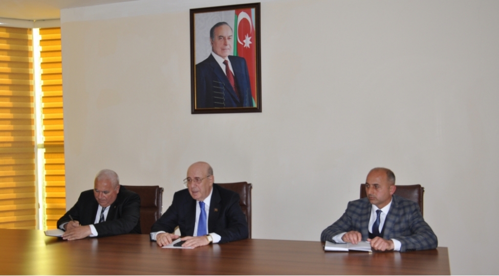 mm-sehiyye-komitesinin-sedri-shehid-aileleri-ve-qazilerle-novbeti-gorush-kechirib