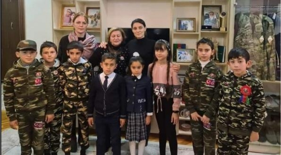 yap-shusha-rayon-teshkilatinin-feallari-shehidi-mehrab-nifteliyevin-ailesini-ziyaret-edibler