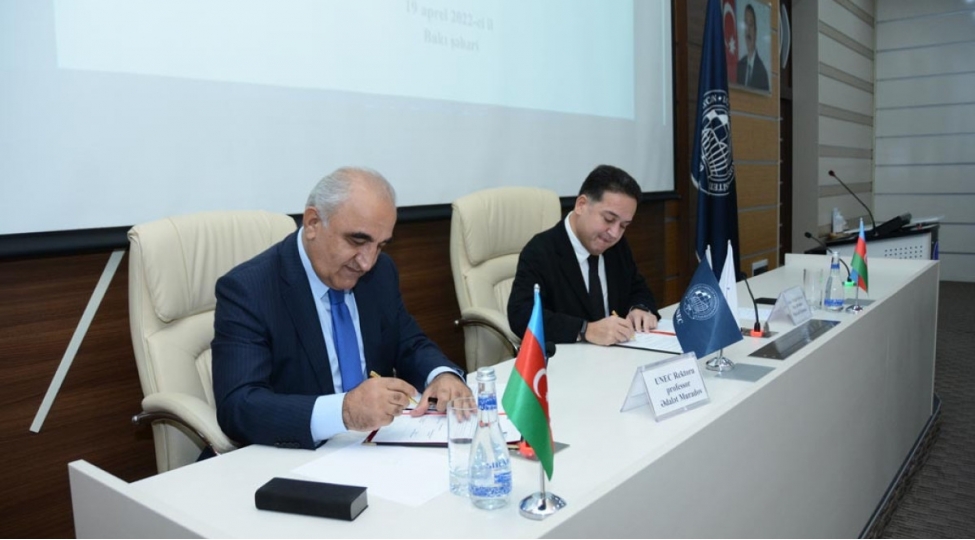 unec-ile-xezer-media-merkezi-arasinda-memorandumu-imzalanib-foto
