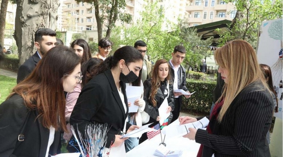 absh-in-azerbaycandaki-sefirliyinde-achiq-qapi-gunu-kechirilib