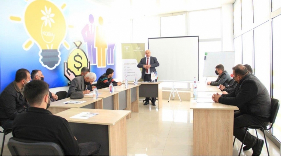 3-minden-chox-sahibkar-ve-biznese-bashlamaq-isteyenshexse-telim-ve-meslehet-xidmeti-gosterilib-foto