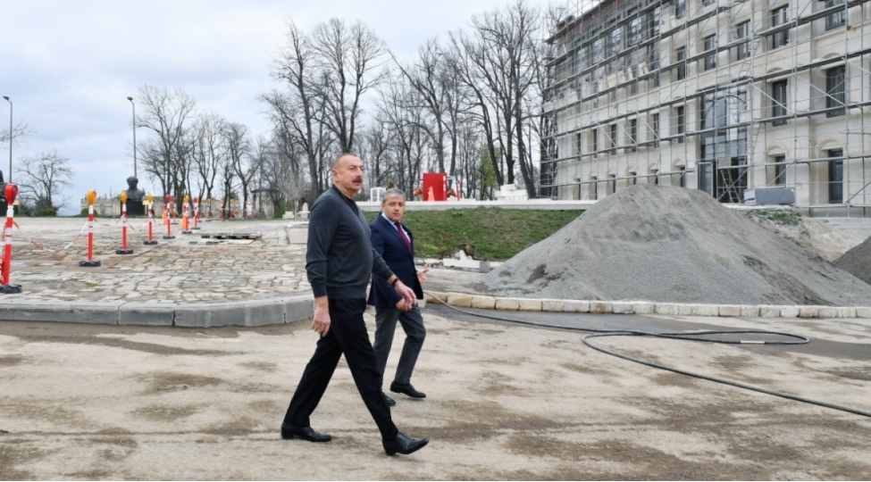prezident-shushada-inzibati-binanin-esasli-temiri-ve-konfrans-zalinin-tikintisi-ile-tanish-olub