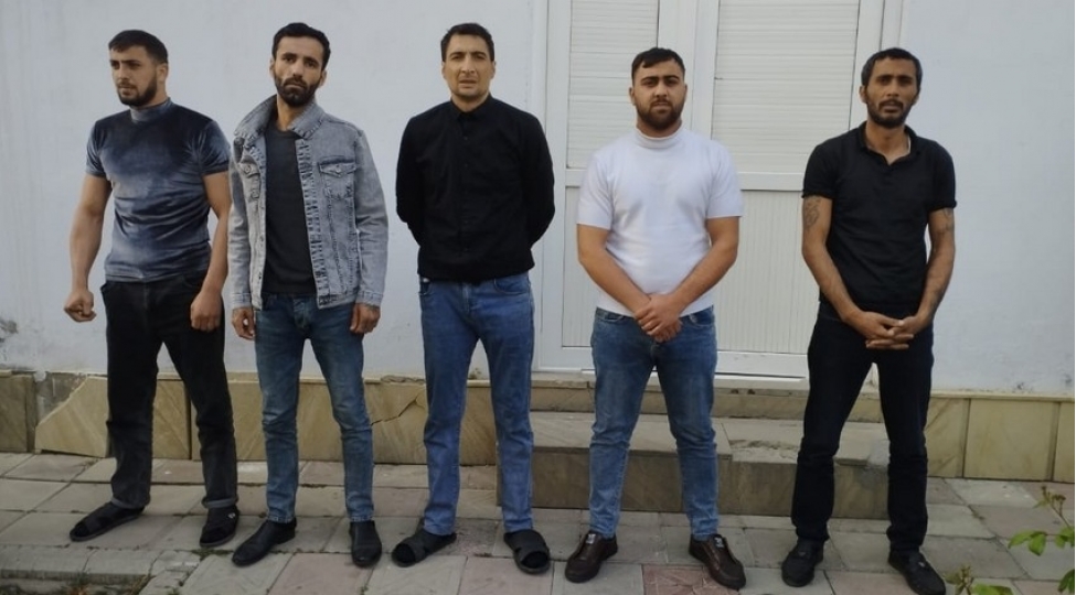 magazalardan-ogurluq-eden-deste-uzvleri-tutulub