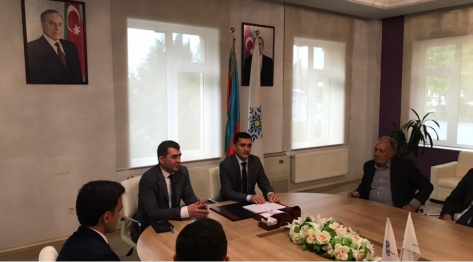 yap-bilesuvar-rayon-teshkilatinda-zefer-qurultayinin-ishtirakchisi-ile-gorush-kechirilib-foto