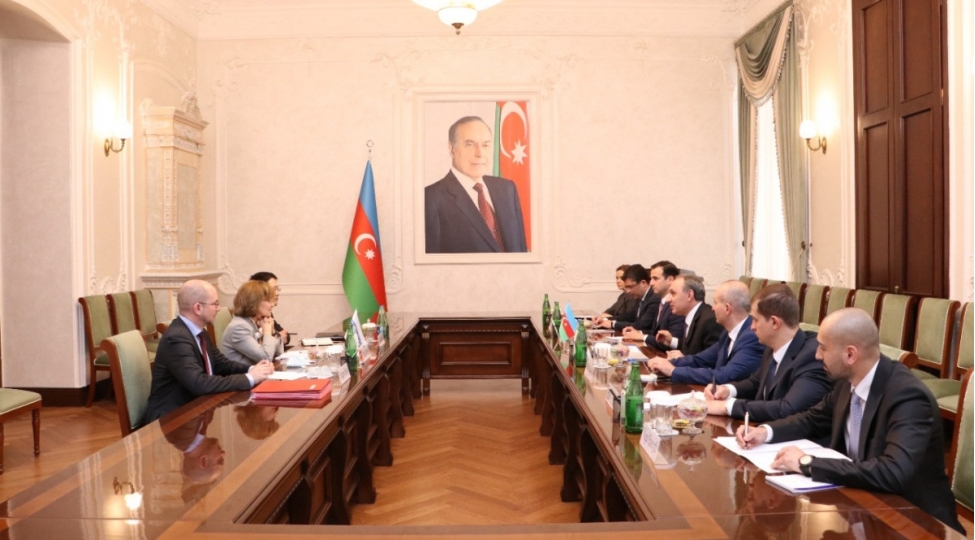 bash-prokuror-atet-numayendesi-ile-gorushub-foto