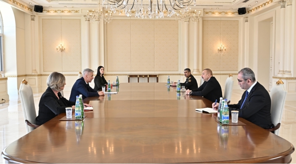 prezident-ilham-eliyev-latviyanin-bash-nazirinin-muavinini-qebul-edib-foto