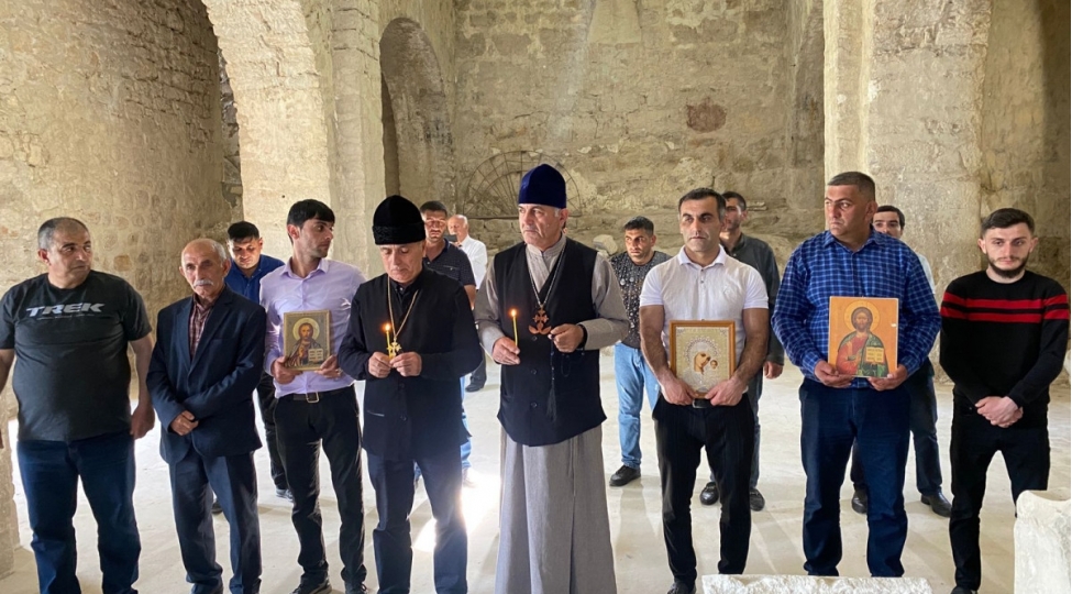 azad-edildikden-sonra-tug-kendinde-ilk-defe-kilse-zengi-seslendirilib-foto
