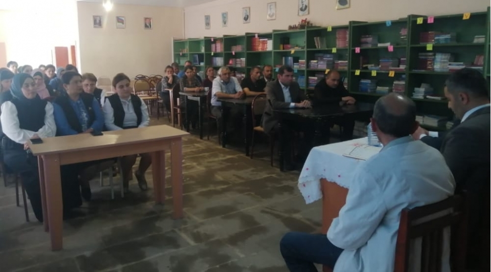 agdashin-dehnexelil-kendinde-partiya-feallari-ile-maariflendirici-tedbir-kechirilib