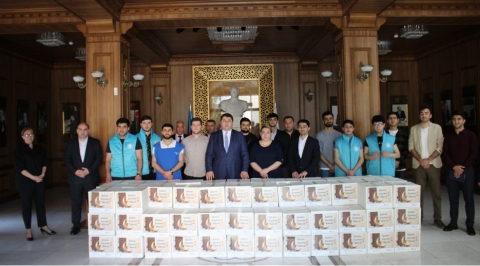 yasamalda-azteminatli-ailelere-bayram-sovqatlari-paylanilib-foto