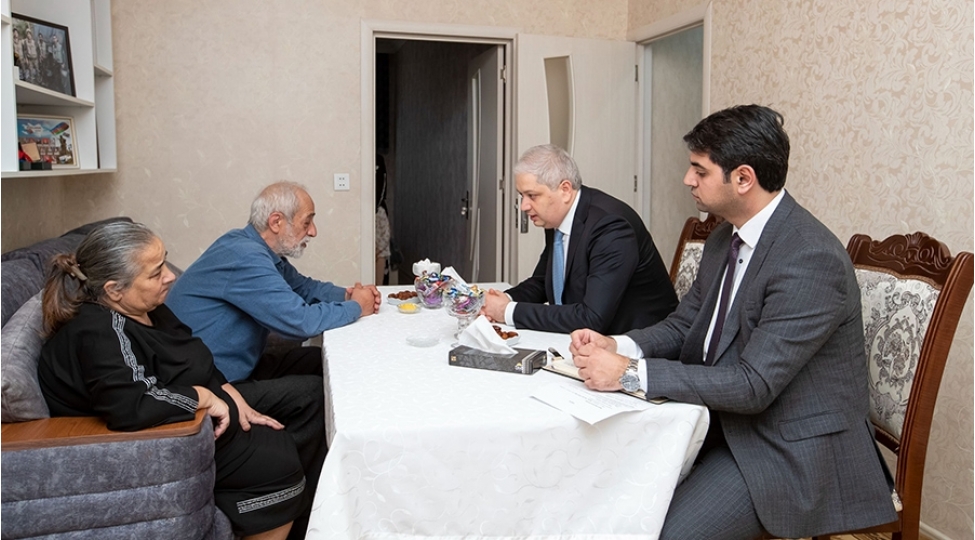 shehid-ailesi-ziyaret-olunub