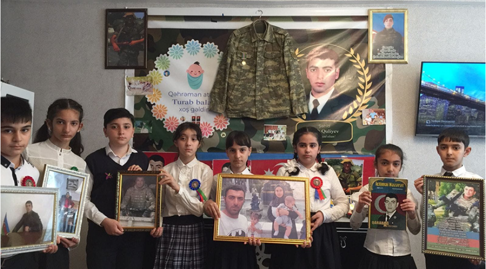 yap-shusha-rayon-teshkilatinin-feallari-ve-mektebliler-shehid-ailesini-ziyaret-edibler