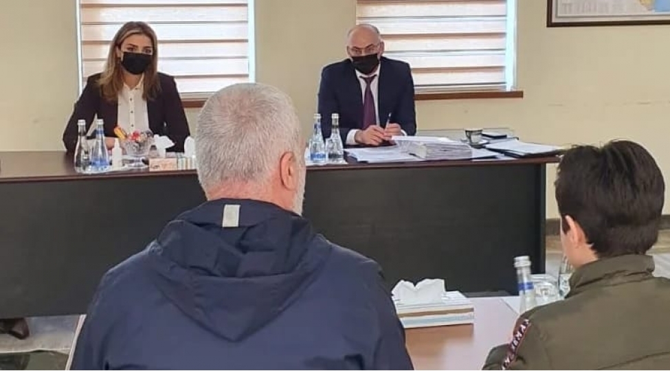 milli-meclisin-deputati-vetendashlarin-shikayetlerini-dinleyib