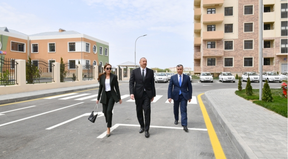prezident-ve-xanimi-shehid-aileleri-ve-muharibe-elilleri-uchun-yeni-yashayish-kompleksinin-achilishinda-ishtirak-edib-yenilenibfoto