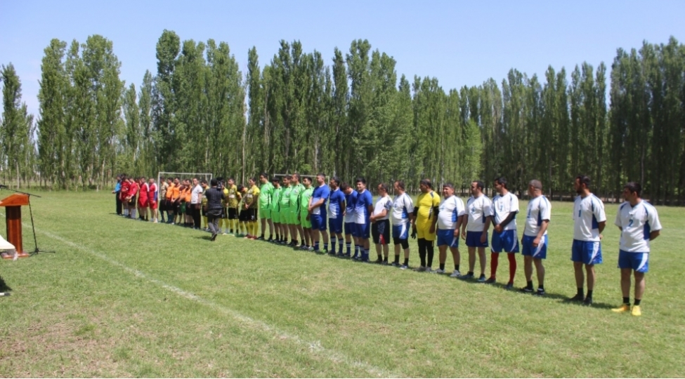 yevlaxda-mini-futbol-uzre-rayon-turniri-kechirilir-foto
