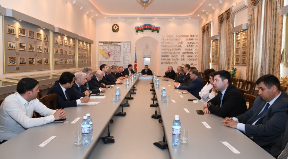 yasamalda-ulu-onderin-dogum-gunune-hesr-olunmush-tedbir-kechirilib-foto