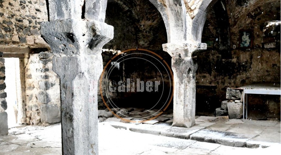 ermenistanda-dagidilan-azerbaycan-medeni-irsi-foto