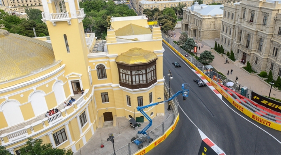 formula-1-bakida-uchuncu-serbest-yurush-bashlayib