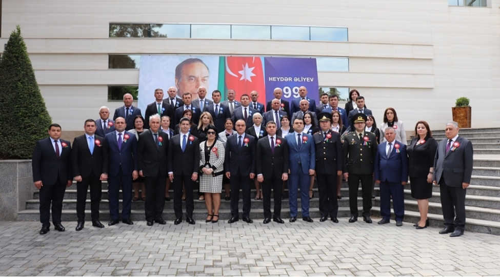 heyder-eliyev-irsi-ve-muasir-azerbaycan-foto