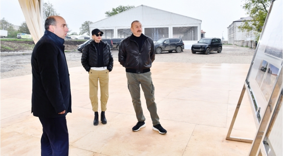 shusha-realni-mektebinde-heyata-kechirilecek-temir-berpa-ishleri-ile-tanishliq-foto