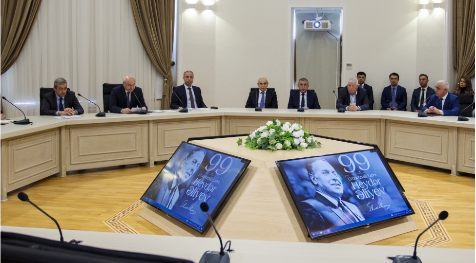 energetika-nazirliyinde-ulu-onderin-anadan-olmasinin-99-cu-ildonumu-qeyd-olunub-foto