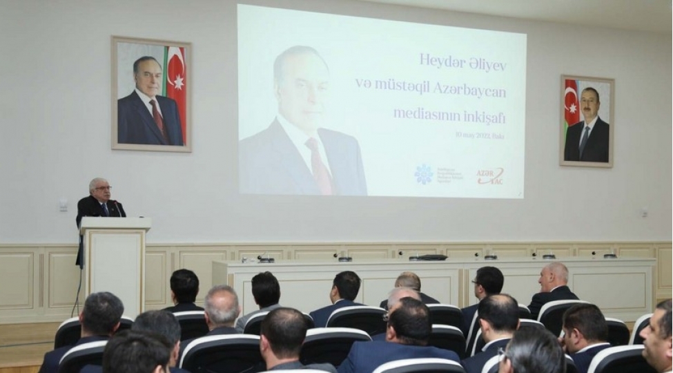 heyder-eliyev-ve-musteqil-azerbaycan-mediasinin-inkishafi-adli-tedbir-kechirilib