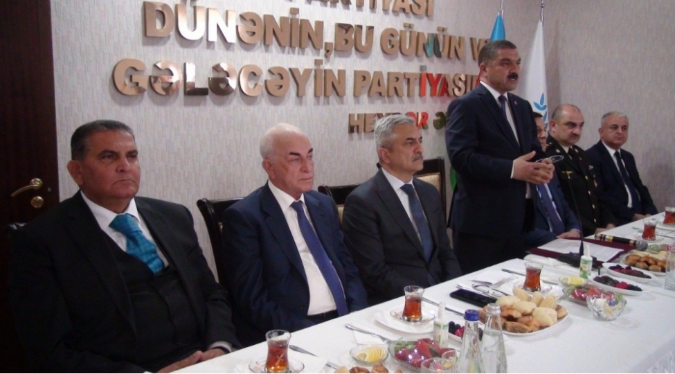 yuksekliyin-heyder-eliyev-zirvesi-foto
