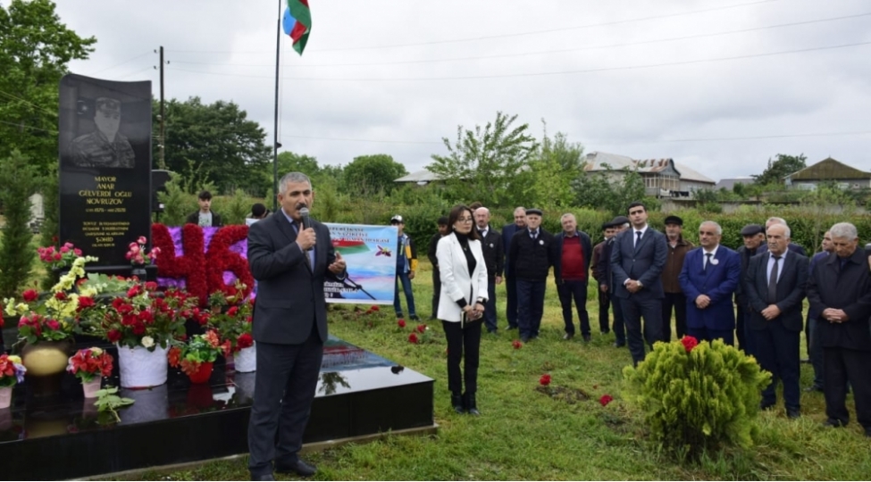 masallida-shehid-anar-novruzovun-dogum-gunu-qeyd-olunub-foto