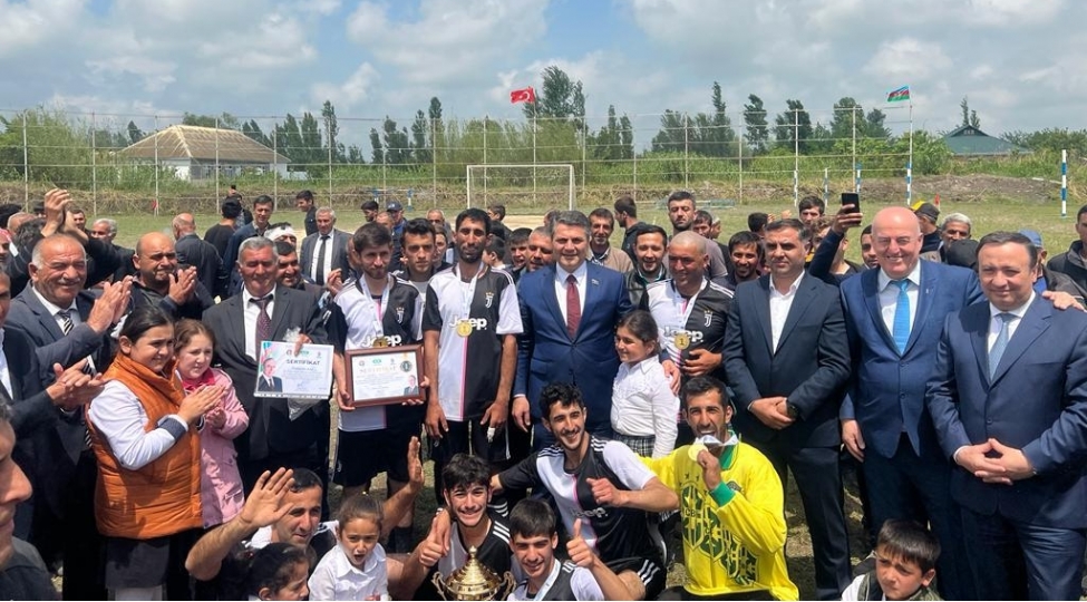 agdashda-ulu-onderin-anadan-olmasinin-99-cu-ildonumune-hesr-olunan-futbol-turniri-basha-chatib-foto