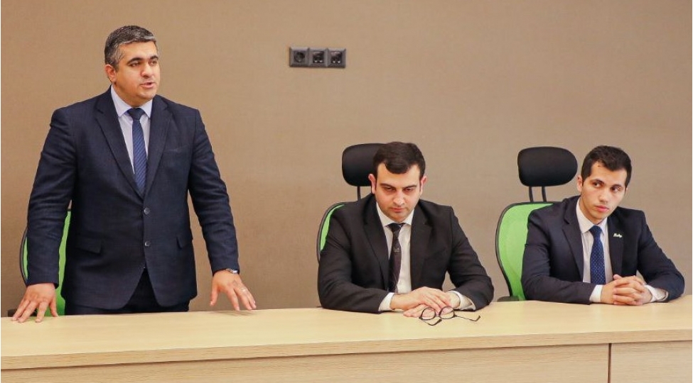 3-sayli-baki-dost-merkezinin-emekdashlarina-partiya-vesiqeleri-teqdim-edilib-qazileri-teltif-olunub-foto