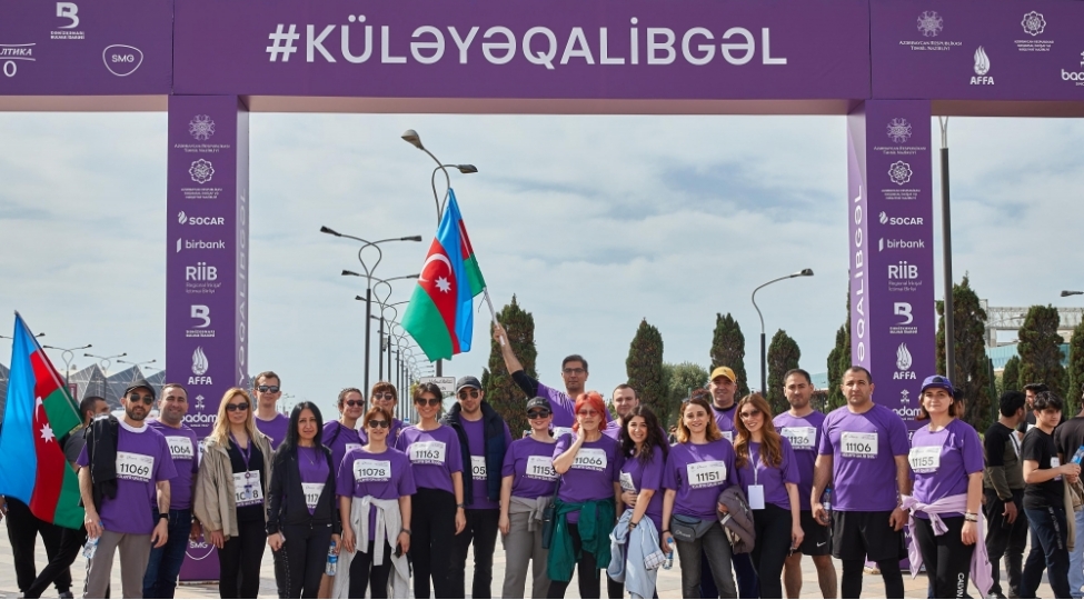 azercellin-bash-sponsorlugu-ile-baki-marafonu-2022-bash-tutdu-foto