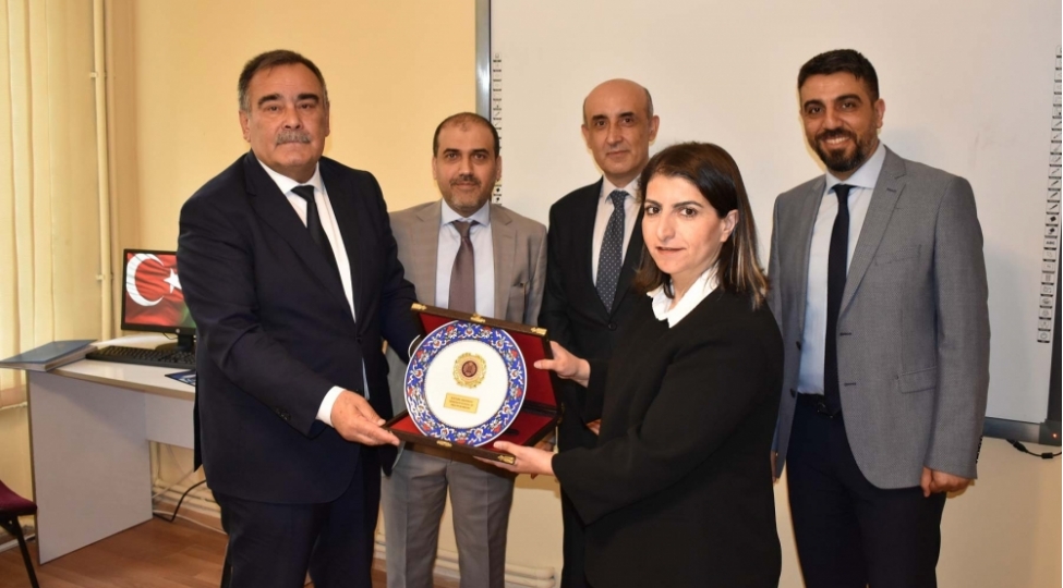 ataturk-universitetinin-numayende-heyeti-adau-da-seferdedir-foto
