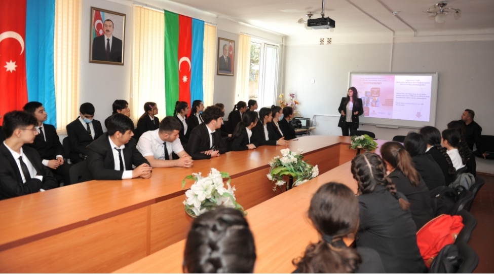 bmu-inha-ikili-diplom-proqrami-ile-bagli-maariflendirici-gorush-foto