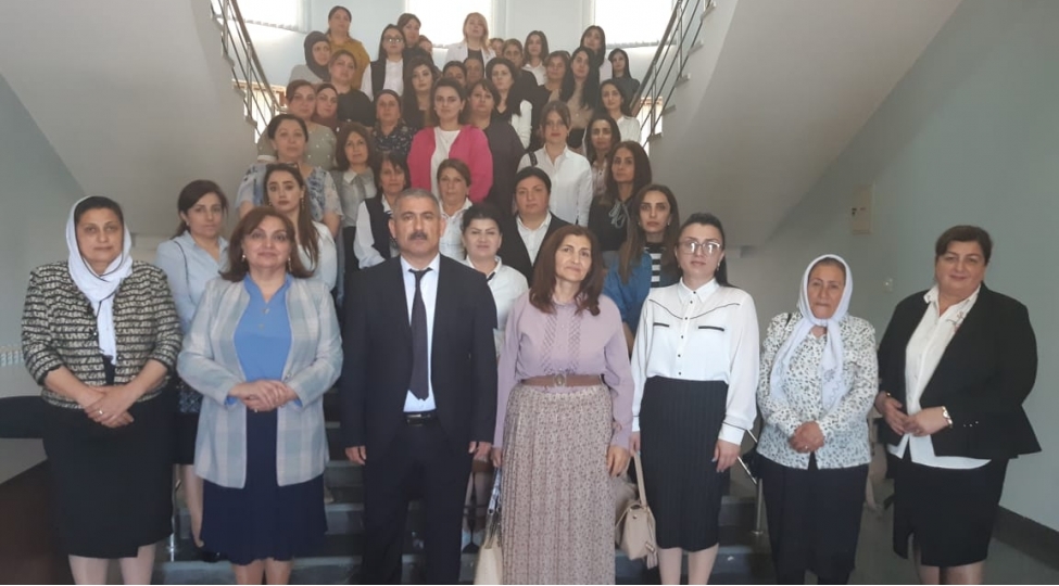 28-may-tariximizin-en-shanli-ve-en-parlaq-sehifelerindendir-foto