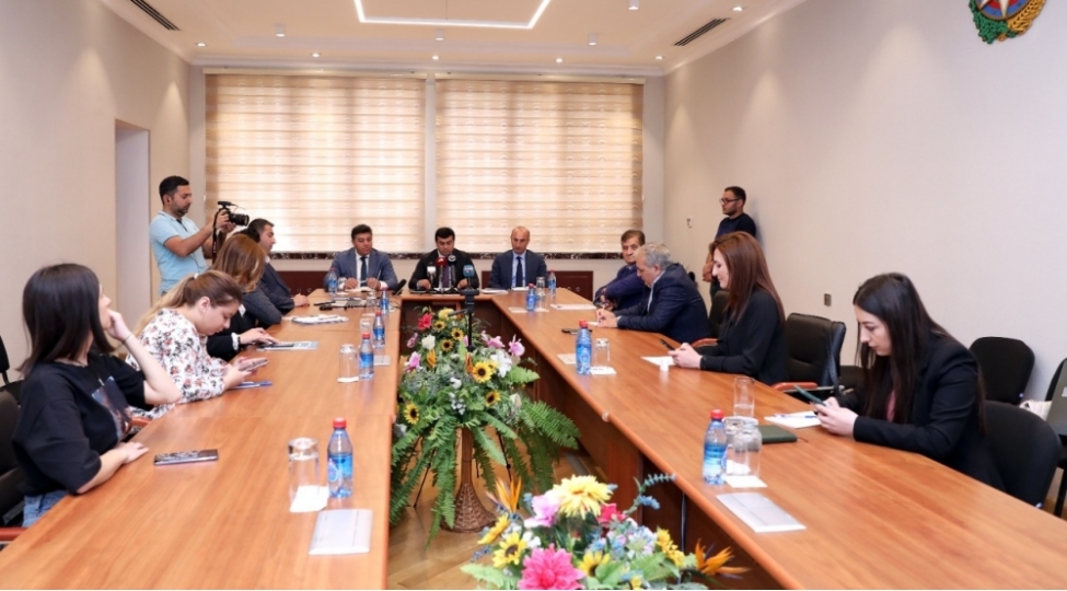 azeriqazda-hebsler-barede-informasiyalar-heqiqeti-eks-etdirmir