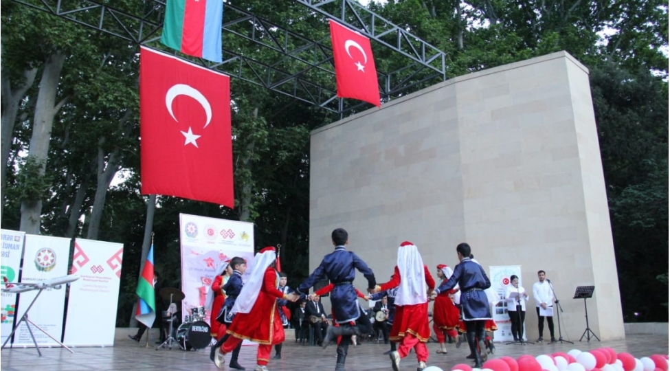 gencede-ataturku-anma-genclik-ve-idman-gunu-qeyd-olunub
