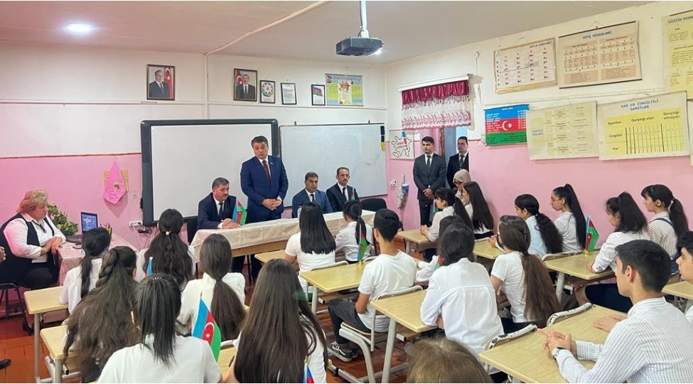 mezahir-efendiyev-muellim-ve-shagird-kollektivleri-ile-gorushub-foto