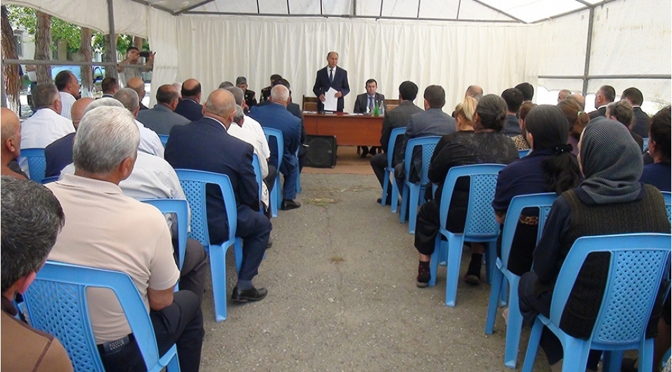 berde-rayon-icra-hakimiyyeti-bashchisi-seyyar-qebul-kechirib